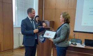 img-935f26cbf7e7808bdd82343d845fea60-v.jpg
